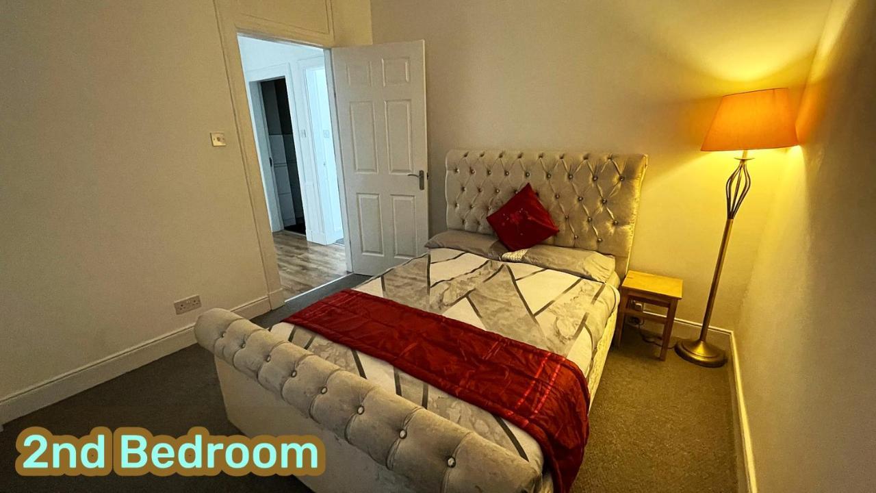 2 Bedrooms Entire Apartment Self Check In Kelty Exterior photo